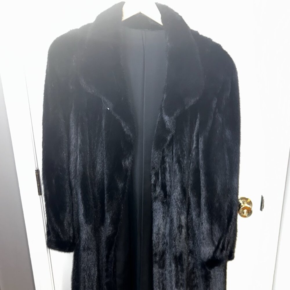 Vintage Full-Length Black Mink Fur Coat – Custom Monogram, Satin Lining, Excelle